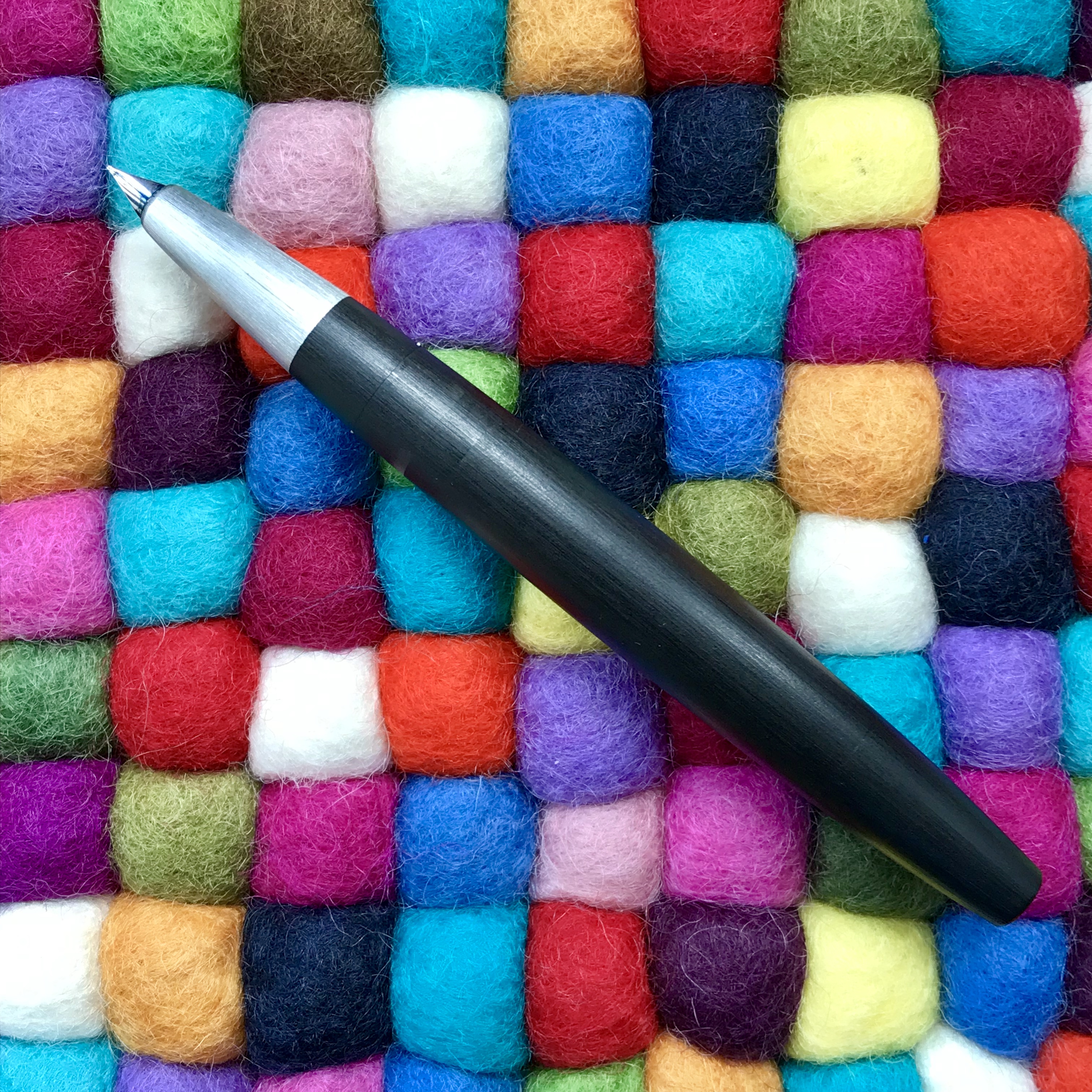 The sleek lines of the Lamy 2000